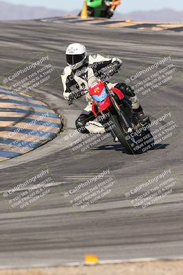 media/Dec-01-2025-Moto Forza (Mon) [[2daa91e15f]]/2-Intermediate Group/Session 2 (Turns 9 and 10)/